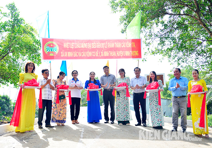 Khánh thành thêm cầu giao thông cho nông thôn 